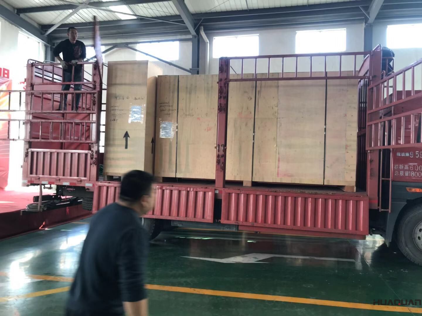 一臺(tái)40kw靜音箱柴油發(fā)電機(jī)組于10月31日從華全動(dòng)力出發(fā)，現(xiàn)已順利發(fā)往山東